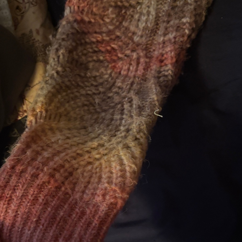 Women's Multicolor V-Neck Sweater - Picture 4 of 6